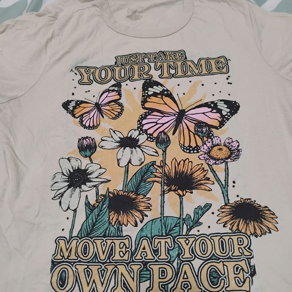 Zoe + Liv Cream Tee with Butterfly and Floral Print - Picture 2 of 6